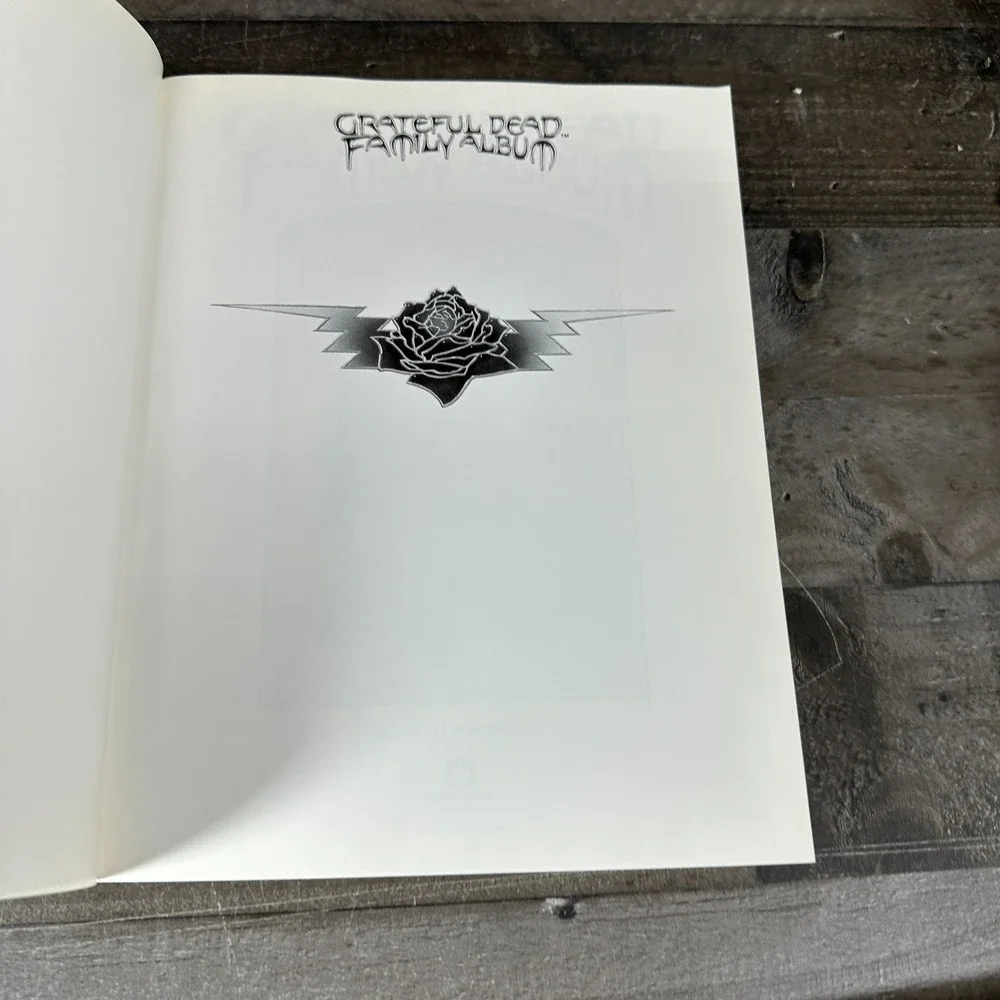 Grateful Dead Family Album by Jerilyn Brandelius - paperback,